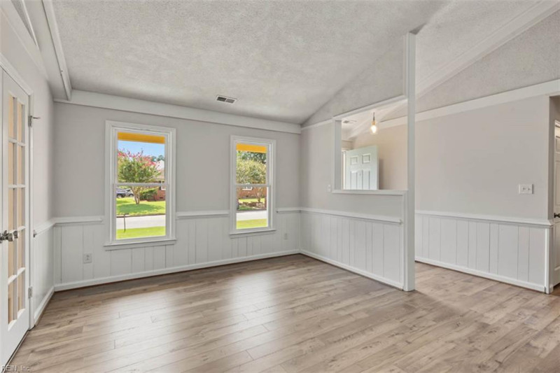 Photo 9 of 37 residential for sale in Chesapeake virginia