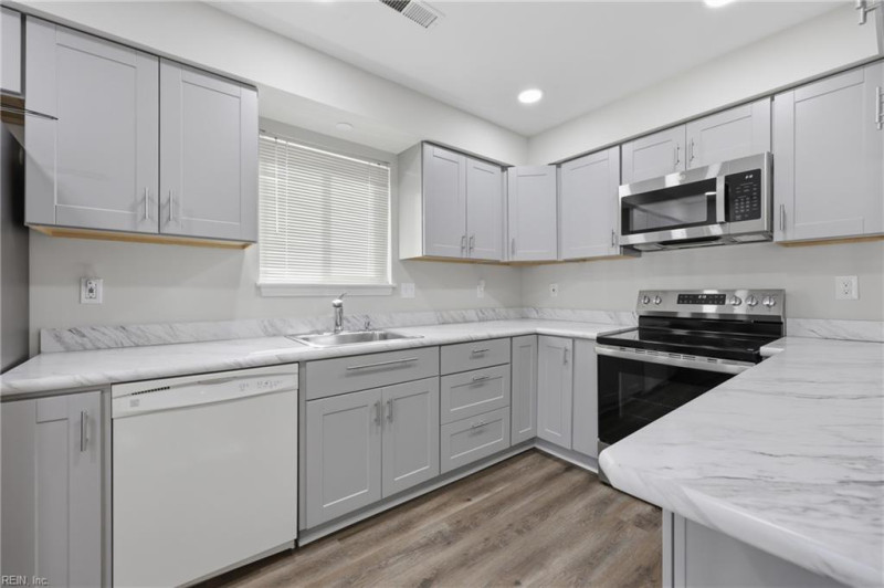 Photo 13 of 30 residential for sale in Virginia Beach virginia