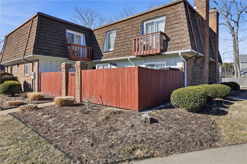 Photo 2 of 30 residential for sale in Virginia Beach virginia