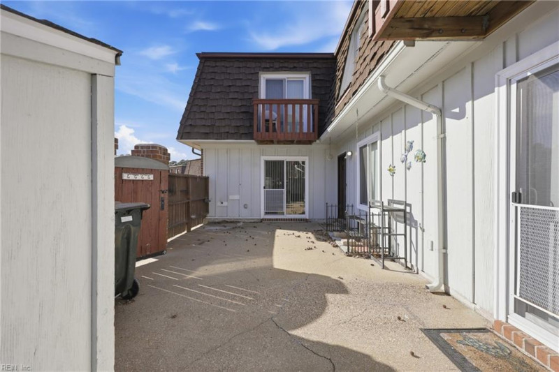 Photo 3 of 30 residential for sale in Virginia Beach virginia