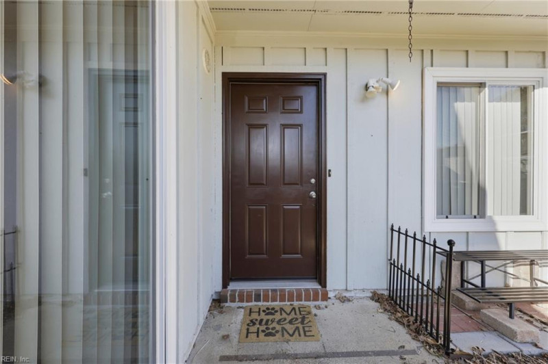 Photo 4 of 30 residential for sale in Virginia Beach virginia