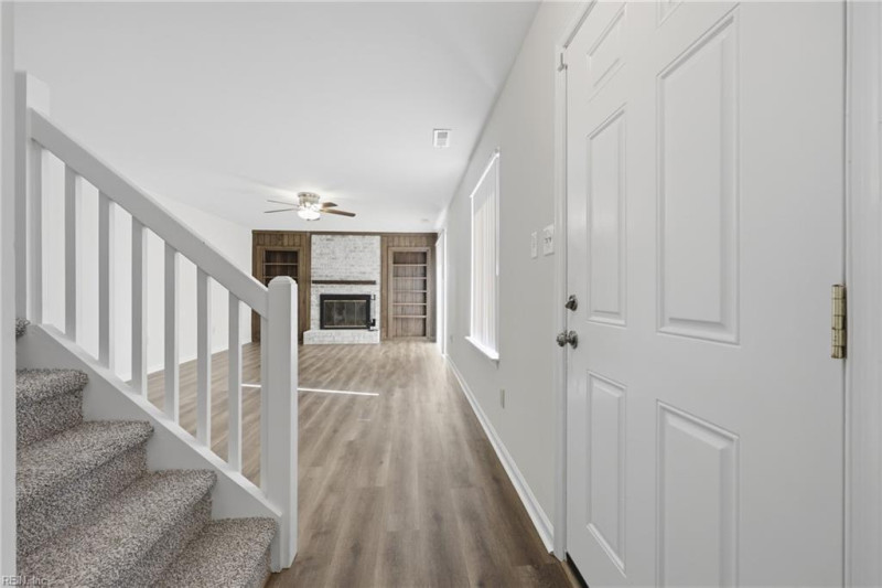Photo 5 of 30 residential for sale in Virginia Beach virginia