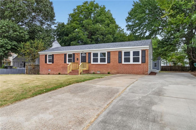 Photo 3 of 31 residential for sale in Newport News virginia Photo 3 of 31 residential for sale in Newport News virginia