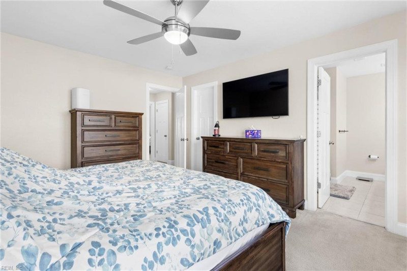 Photo 13 of 21 residential for sale in Chesapeake virginia