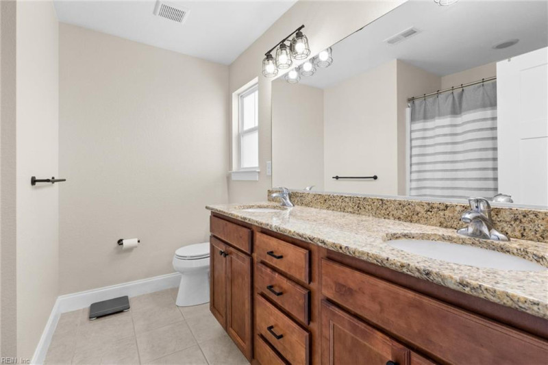 Photo 14 of 21 residential for sale in Chesapeake virginia
