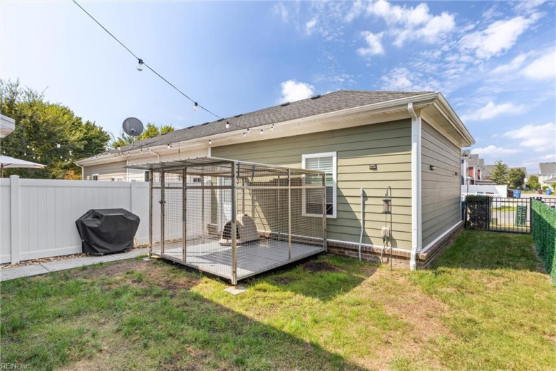 Photo 19 of 21 residential for sale in Chesapeake virginia