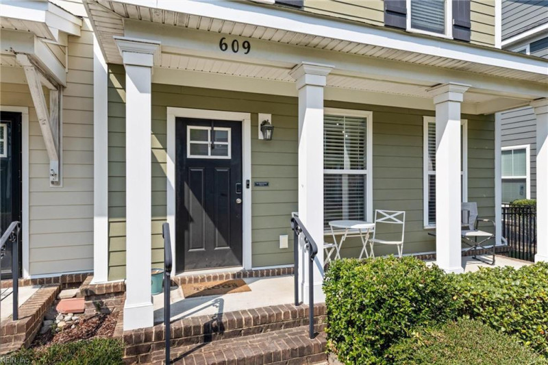 Photo 2 of 21 residential for sale in Chesapeake virginia
