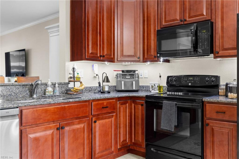 Photo 6 of 21 residential for sale in Chesapeake virginia