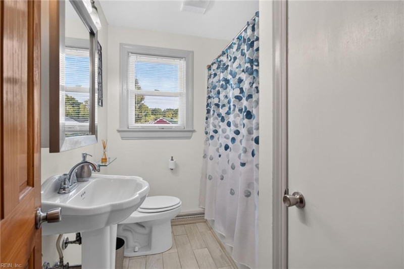 Photo 24 of 36 residential for sale in Suffolk virginia