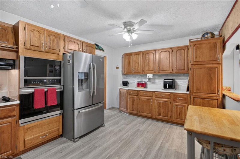 Photo 3 of 36 residential for sale in Suffolk virginia