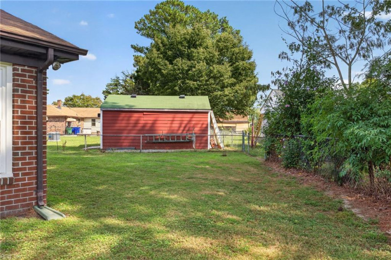 Photo 32 of 36 residential for sale in Suffolk virginia