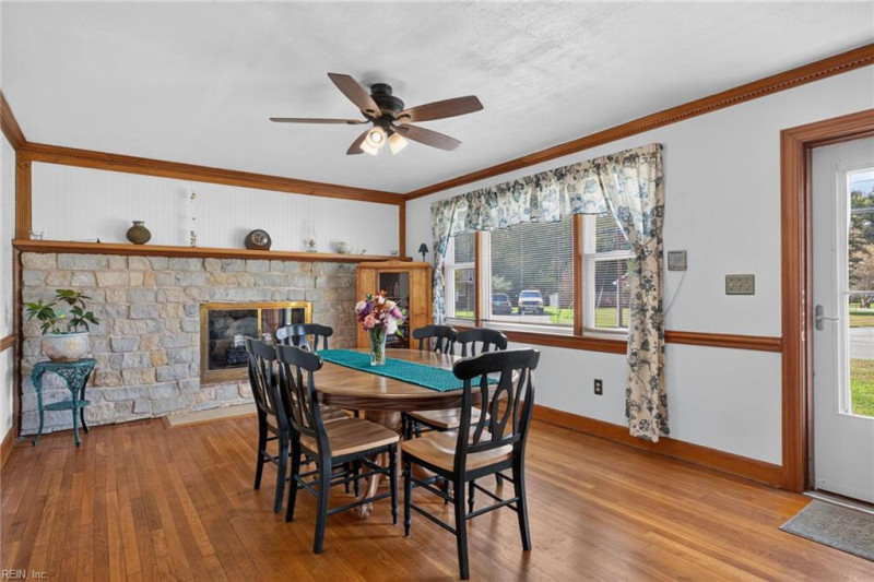 Photo 4 of 36 residential for sale in Suffolk virginia
