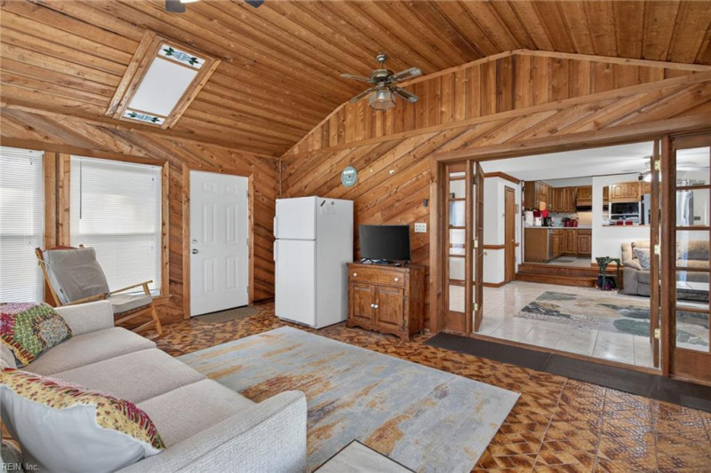 Photo 6 of 36 residential for sale in Suffolk virginia