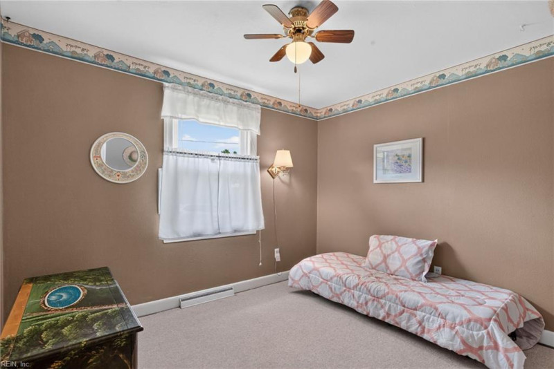 Photo 8 of 36 residential for sale in Suffolk virginia
