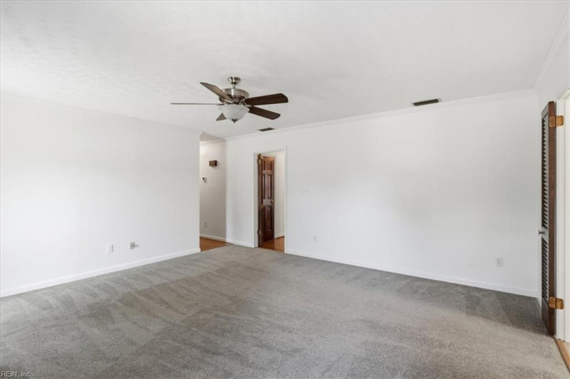 Photo 16 of 36 residential for sale in Chesapeake virginia