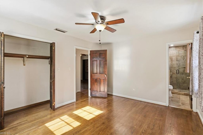 Photo 19 of 36 residential for sale in Chesapeake virginia