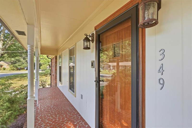 Photo 2 of 36 residential for sale in Chesapeake virginia