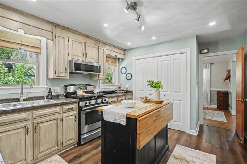 Photo 18 of 42 residential for sale in Norfolk virginia Photo 18 of 42 residential for sale in Norfolk virginia