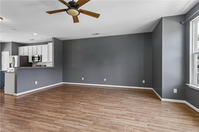 Photo 11 of 50 residential for sale in James City County virginia