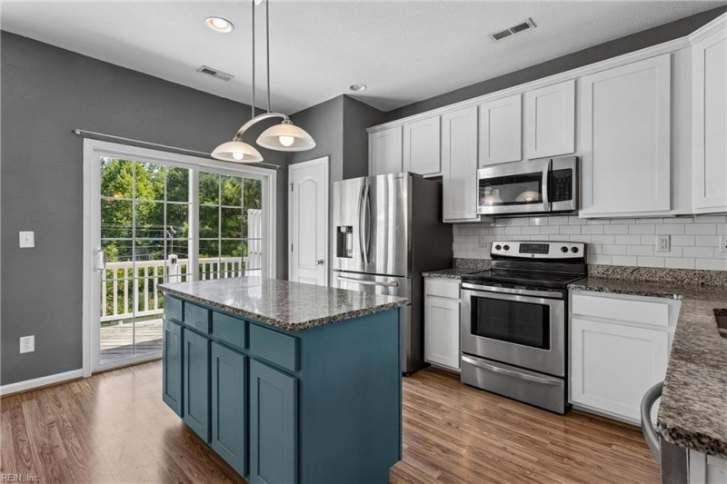 Photo 15 of 50 residential for sale in James City County virginia