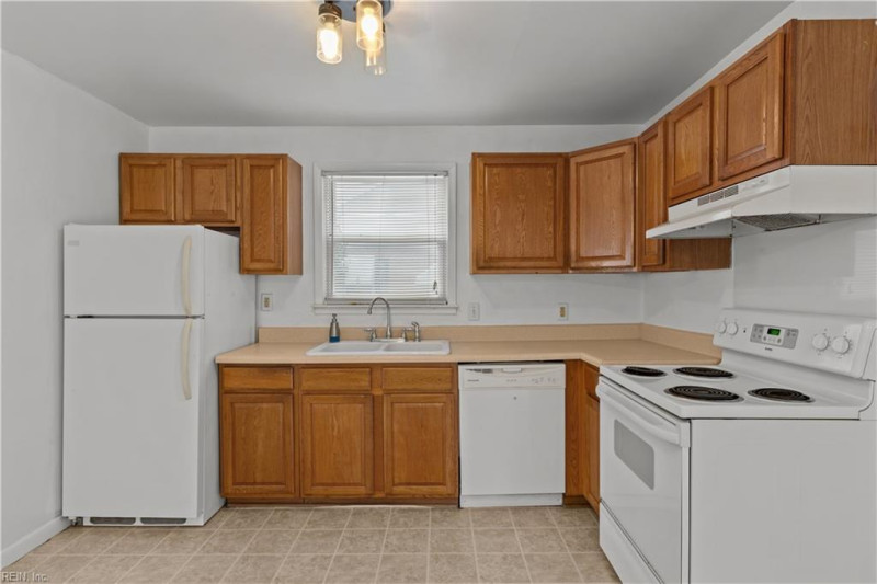 Photo 12 of 31 residential for sale in Portsmouth virginia
