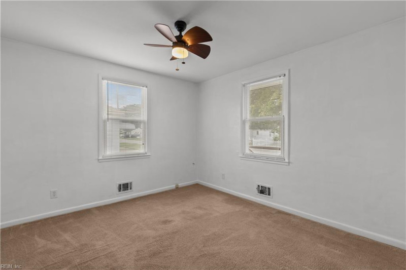 Photo 19 of 31 residential for sale in Portsmouth virginia