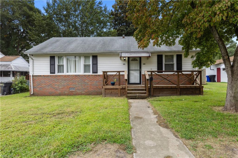 Photo 2 of 31 residential for sale in Portsmouth virginia