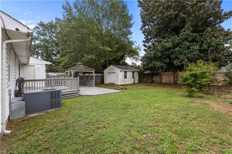 Photo 28 of 31 residential for sale in Portsmouth virginia