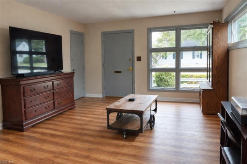 Photo 3 of 20 residential for sale in Portsmouth virginia