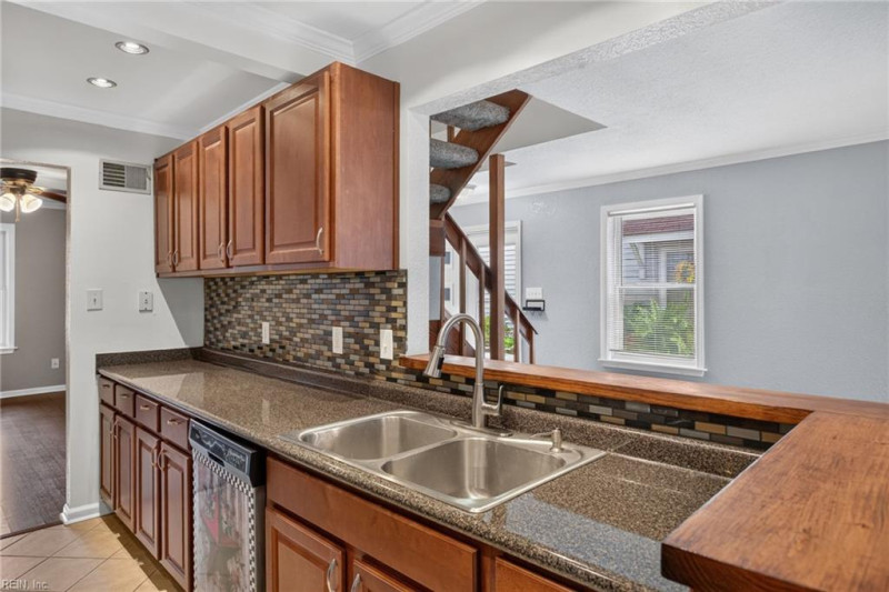Photo 12 of 36 residential for sale in Virginia Beach virginia