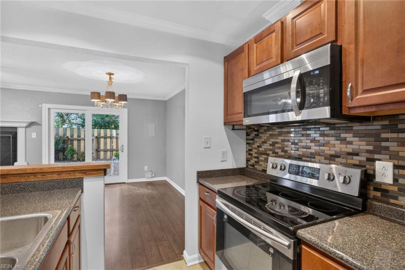 Photo 14 of 36 residential for sale in Virginia Beach virginia