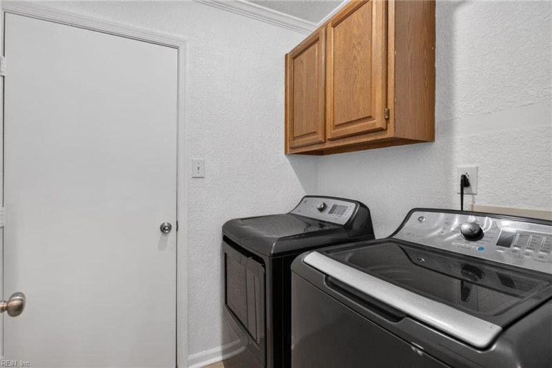 Photo 17 of 36 residential for sale in Virginia Beach virginia