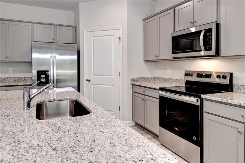Photo 12 of 40 residential for sale in Gloucester County virginia