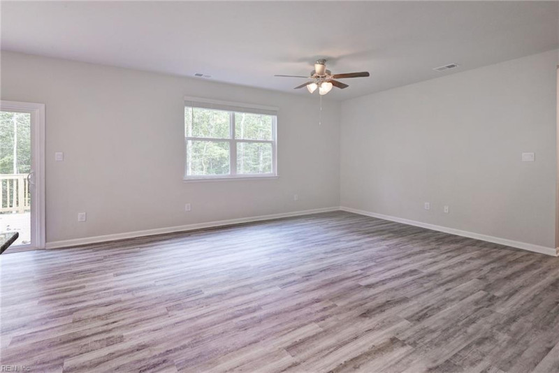 Photo 15 of 40 residential for sale in Gloucester County virginia