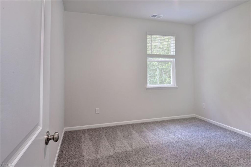 Photo 17 of 40 residential for sale in Gloucester County virginia