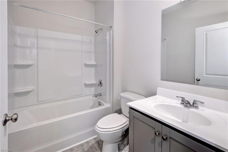 Photo 18 of 40 residential for sale in Gloucester County virginia