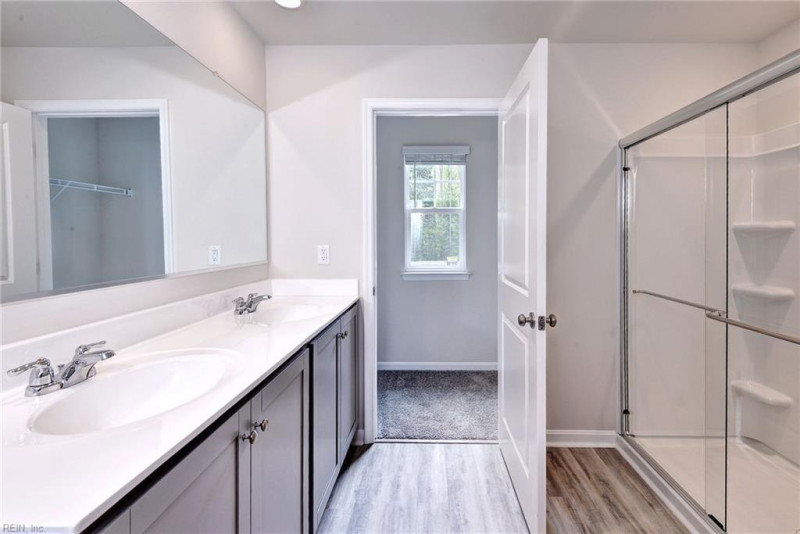 Photo 23 of 40 residential for sale in Gloucester County virginia