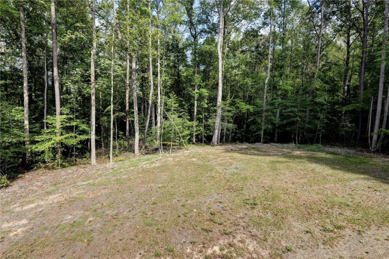 Photo 33 of 40 residential for sale in Gloucester County virginia