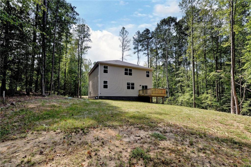 Photo 35 of 40 residential for sale in Gloucester County virginia