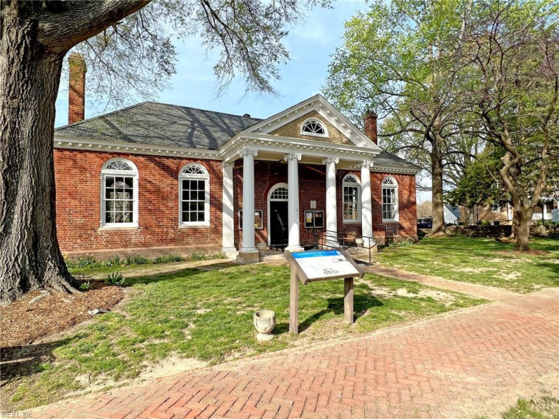 Photo 36 of 40 residential for sale in Gloucester County virginia