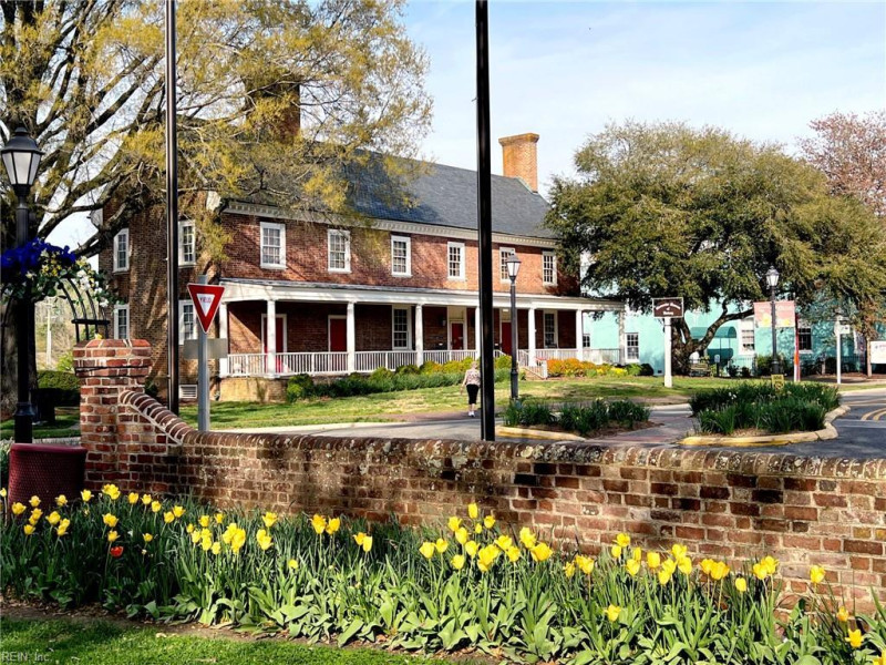 Photo 37 of 40 residential for sale in Gloucester County virginia
