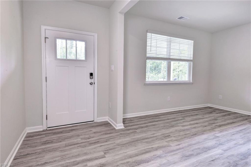 Photo 5 of 40 residential for sale in Gloucester County virginia