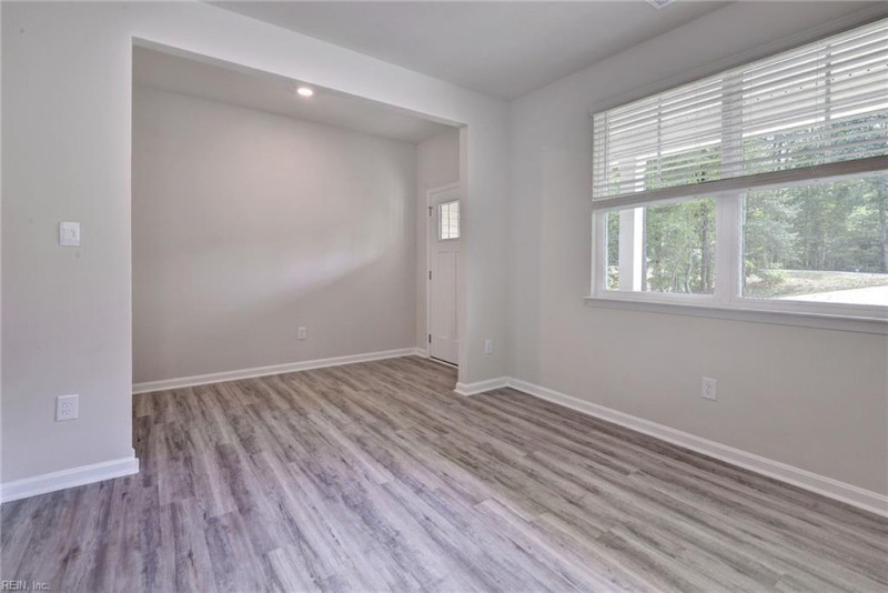 Photo 6 of 40 residential for sale in Gloucester County virginia