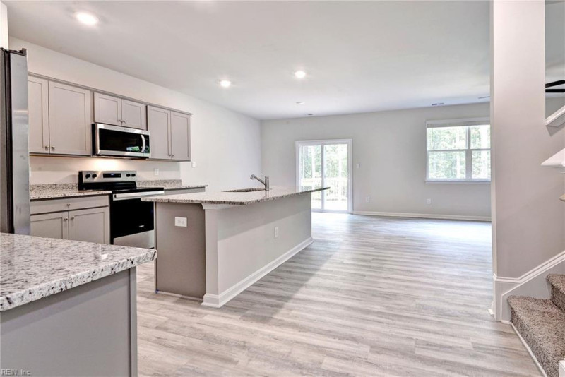 Photo 7 of 40 residential for sale in Gloucester County virginia