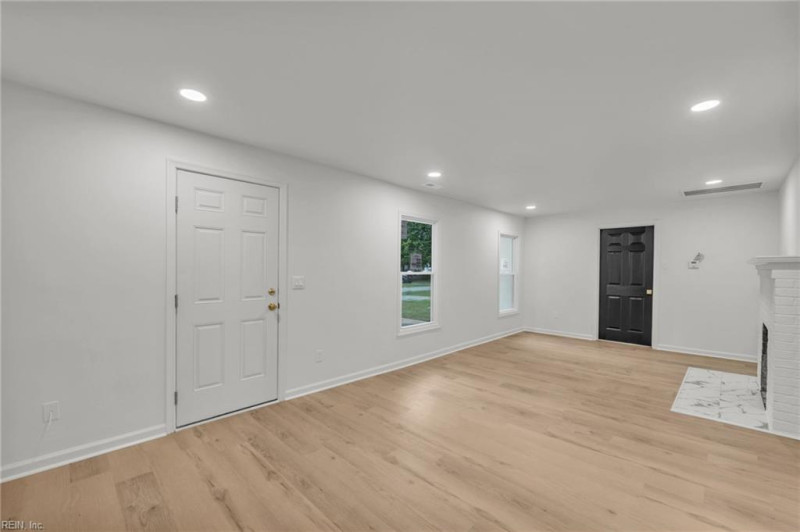 Photo 3 of 46 residential for sale in Newport News virginia Photo 3 of 46 residential for sale in Newport News virginia
