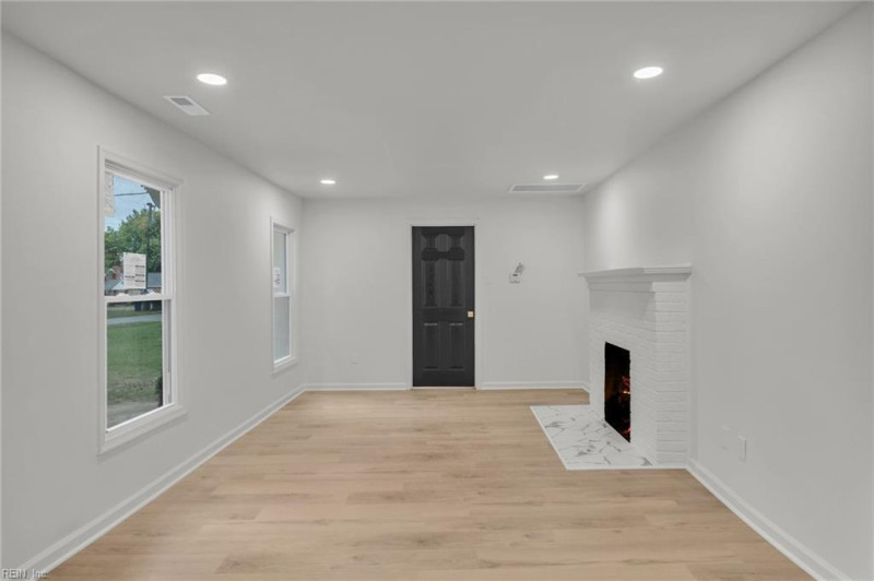 Photo 4 of 46 residential for sale in Newport News virginia Photo 4 of 46 residential for sale in Newport News virginia
