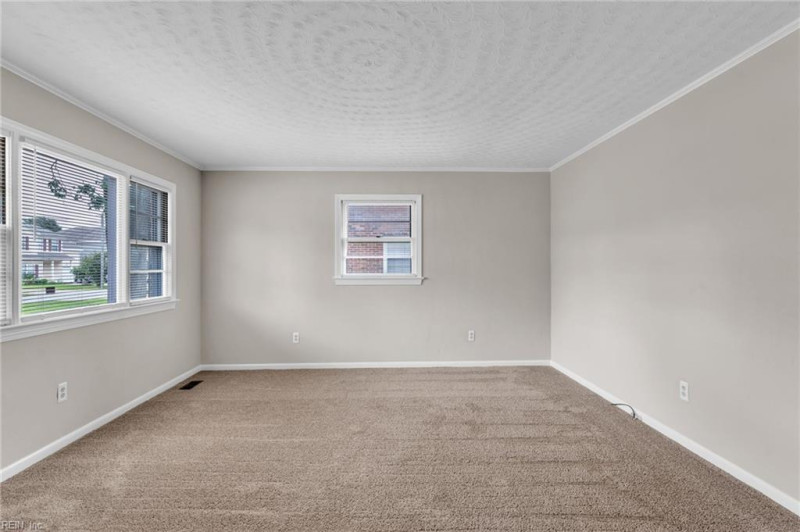Photo 19 of 50 residential for sale in Chesapeake virginia