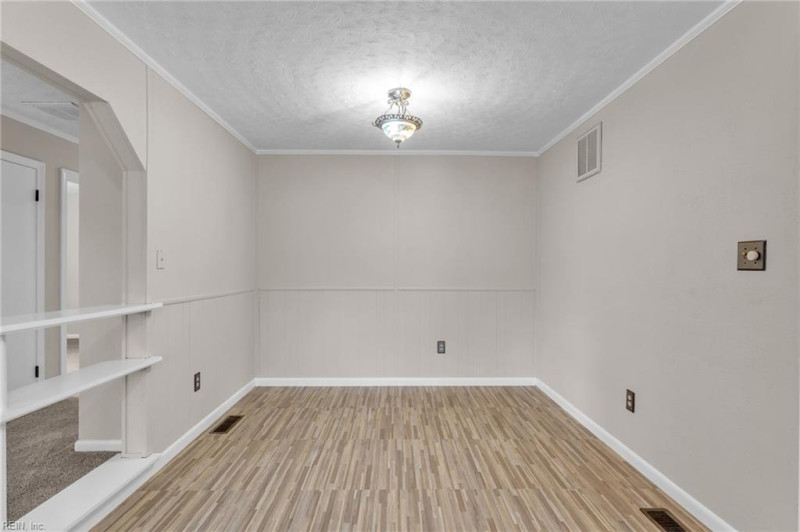 Photo 27 of 50 residential for sale in Chesapeake virginia