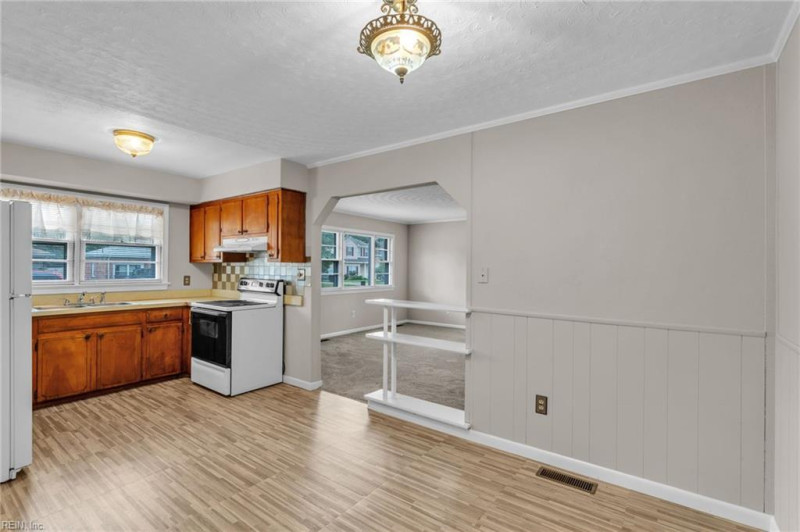 Photo 31 of 50 residential for sale in Chesapeake virginia