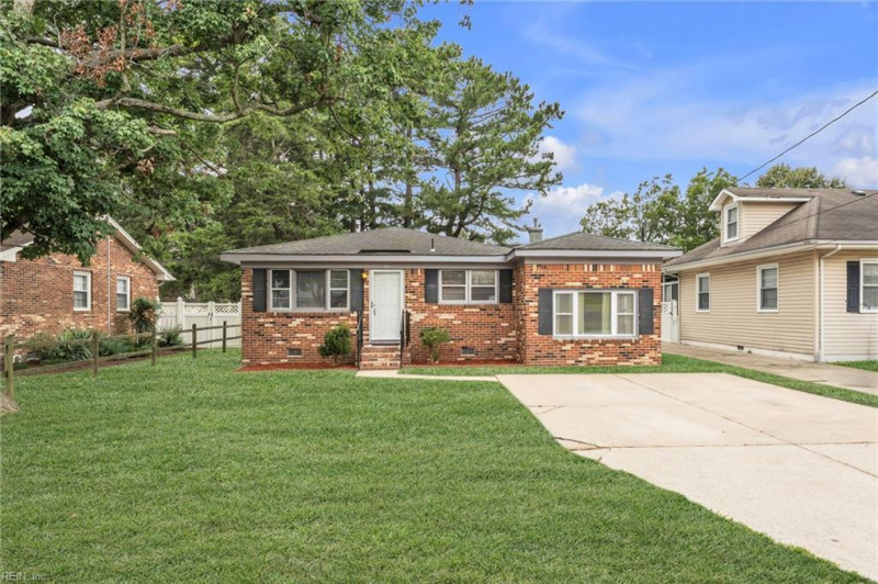 Photo 5 of 50 residential for sale in Chesapeake virginia